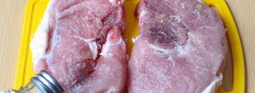 стейк из свинины в мультиварке. Шаг 4