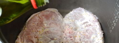 стейк из свинины в мультиварке. Шаг 7