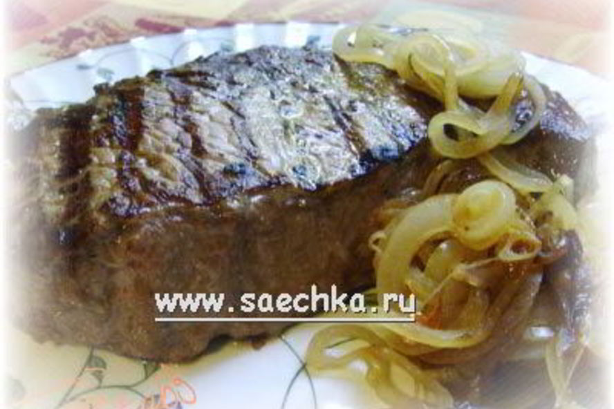 Рецепт стейка на решетке с карамелизированным луком