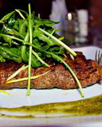 Стейк с креветками и устричным соусом