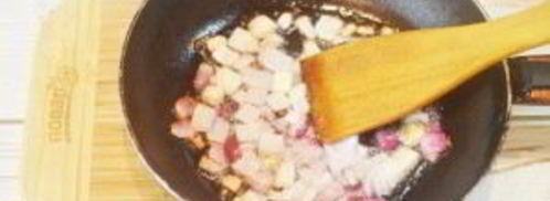 стейк с томатным салатом и сливочным шпинатом. Шаг 5