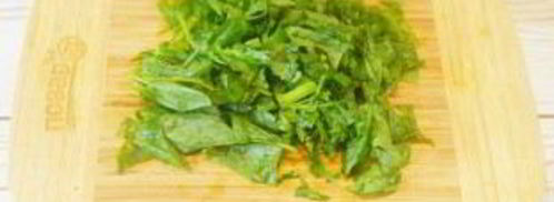 стейк с томатным салатом и сливочным шпинатом. Шаг 8