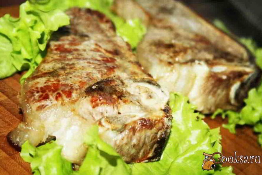 Рецепт стейков из говядины на косточке со сливочным маслом