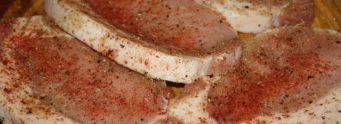 стейки из свиной корейки в сухом маринаде на решетке на мангале. Шаг 2