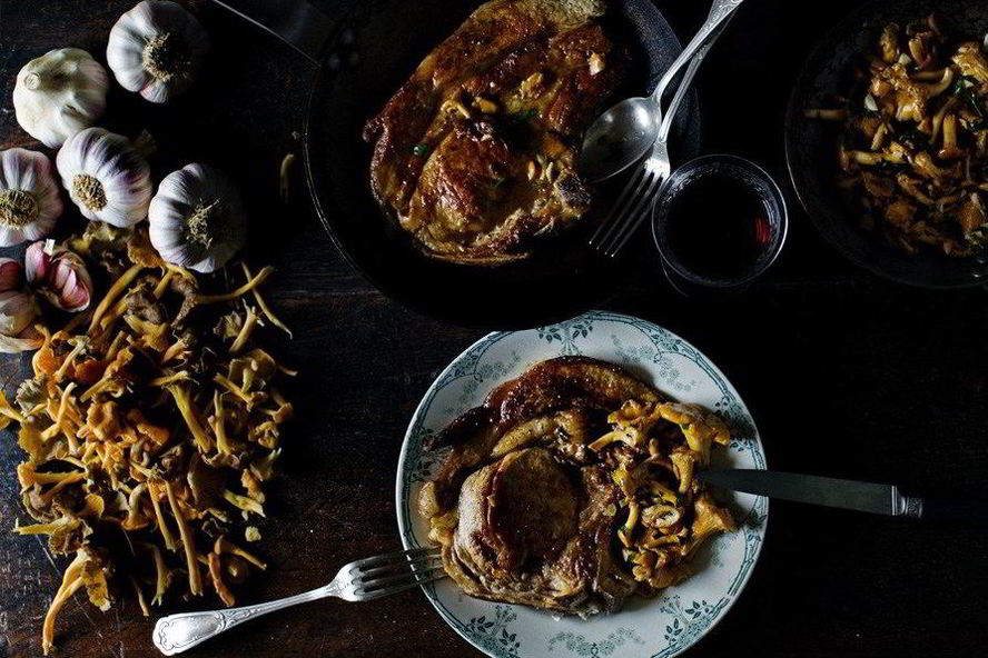 Рецепт телячьего стейка с лисичками