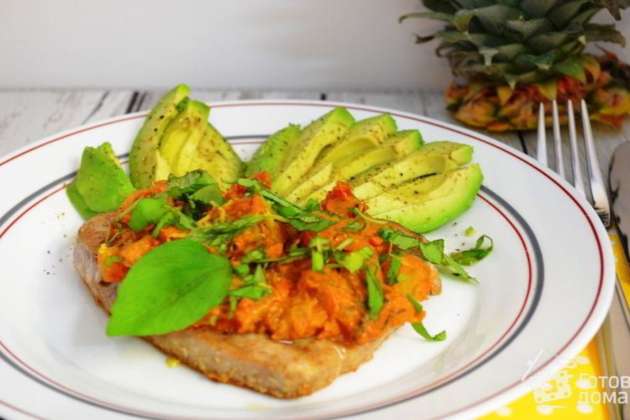 Рецепт тунцовых стейков с ананасовыма чатней