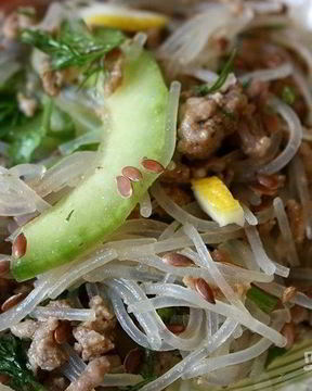 Стеклянная лапша с фаршем и овощами