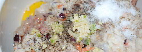 курино-свинные тефтели, запеченные в соусе. Шаг 5