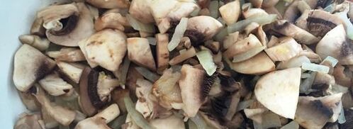 куриные тефтели с сюрпризом в сливочном соусе. Шаг 2