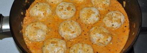 куриные тефтели в сметанно-томатном соусе. Шаг 6