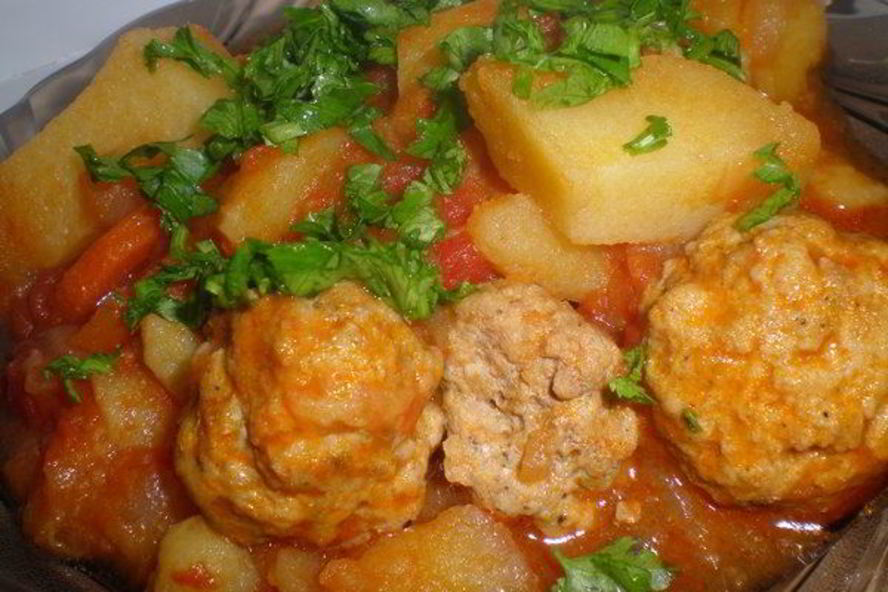 Рецепт мясных тефтелей с картофелем и перцем