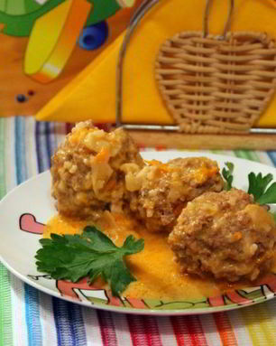Мясные тефтели в сметанно-томатном соусе
