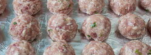 нежные тефтели в грибном соусе. Шаг 4