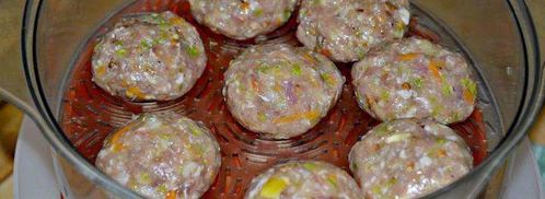 паровые тефтели с гречкой и кабачками. Шаг 4