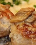 Тефтели под грибным соусом