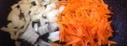 тефтели с рисом и овощным соусом. Шаг 2