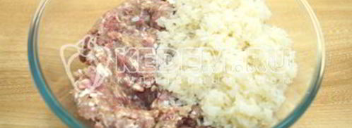 тефтели с рисом в духовке. Шаг 2