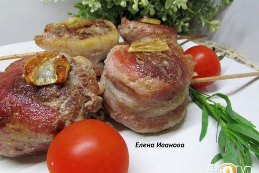 Рецепт тефтелей в беконе с начинкой из моцареллы