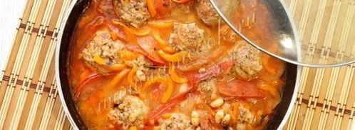 тефтели в томате с фасолью и перцем. Шаг 12