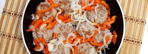 тефтели в томате с фасолью и перцем. Шаг 7