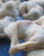 Домашние вареники с черникой