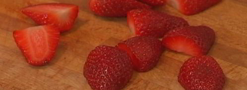 ленивые вареники с клубникой и базиликом. Шаг 9