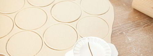 постные вареники с вишней, шоколадом и вишневым соусом. Шаг 3