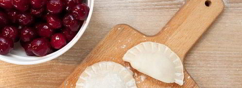 постные вареники с вишней, шоколадом и вишневым соусом. Шаг 5