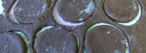 шоколадные вареники с ягодами. Шаг 8