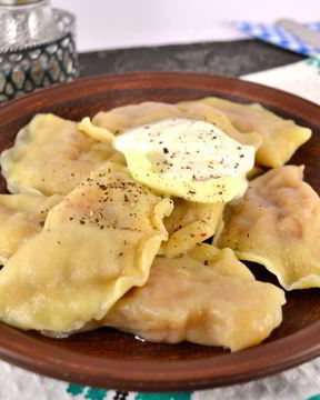 Вареники с капустой из яичного теста