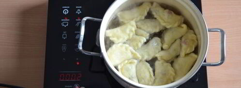 вареники с клубникой на кефире. Шаг 11