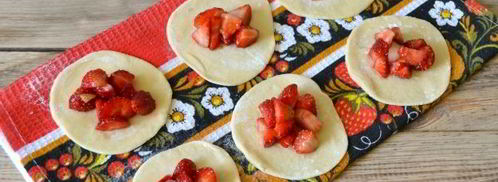 вареники с клубникой на воде. Шаг 22