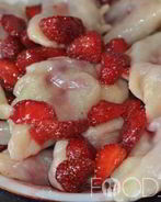 Вареники с клубникой