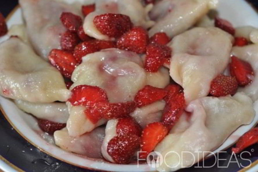 Рецепт вареников с клубникой