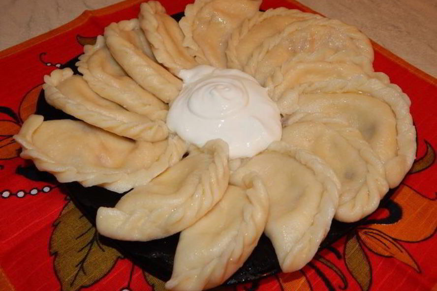 Рецепт вареников с творогом и финиками