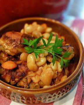 Жаркое из курицы с фасолью