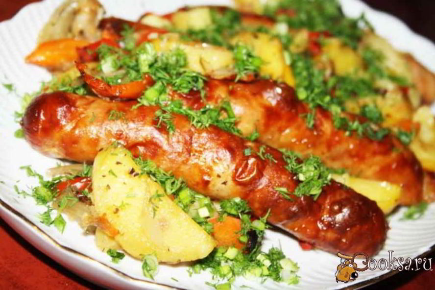 Рецепт жаркого с колбасками в духовке