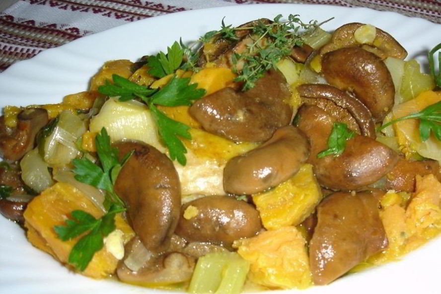 Рецепт жаркого с курицей и грибами