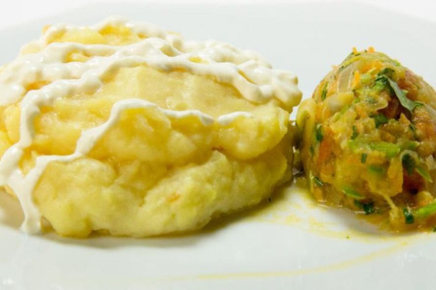 Рецепт картофельных зраз с капустой и кабачковой икрой