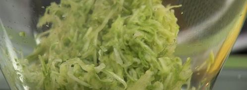 картофельные зразы с капустой и кабачковой икрой. Шаг 6