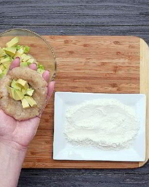 Куриные зразы с авокадо