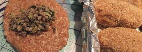 куриные зразы с грибами и гречкой и овощное соте на гарнир. Шаг 6