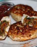 Куриные зразы с морковью и луком