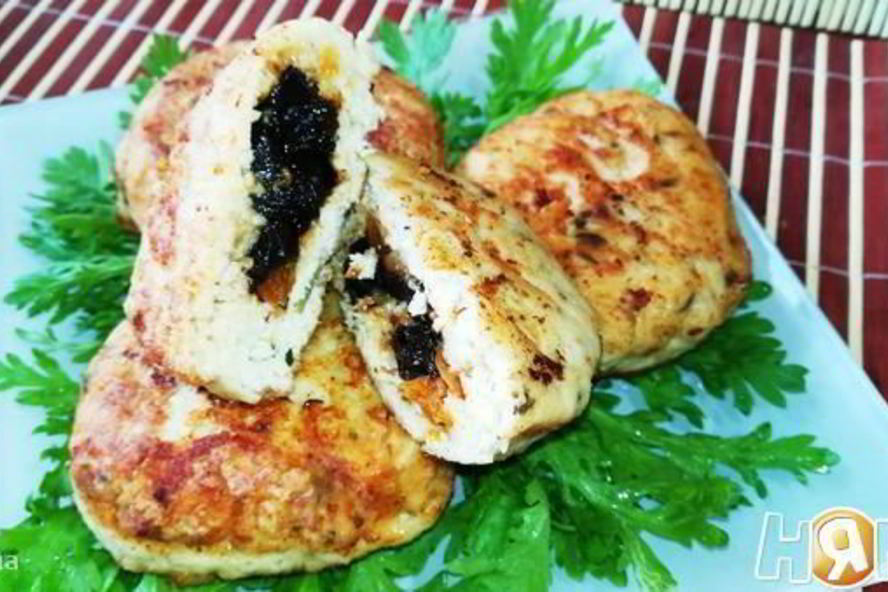Рецепт куриных зраз с сухофруктами и апельсиновым соусом