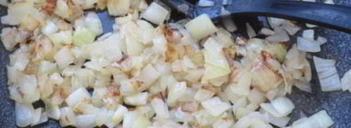 куриные зразы с яйцом и луком и шотландское яйцо. Шаг 2