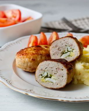 Куриные зразы с яйцом