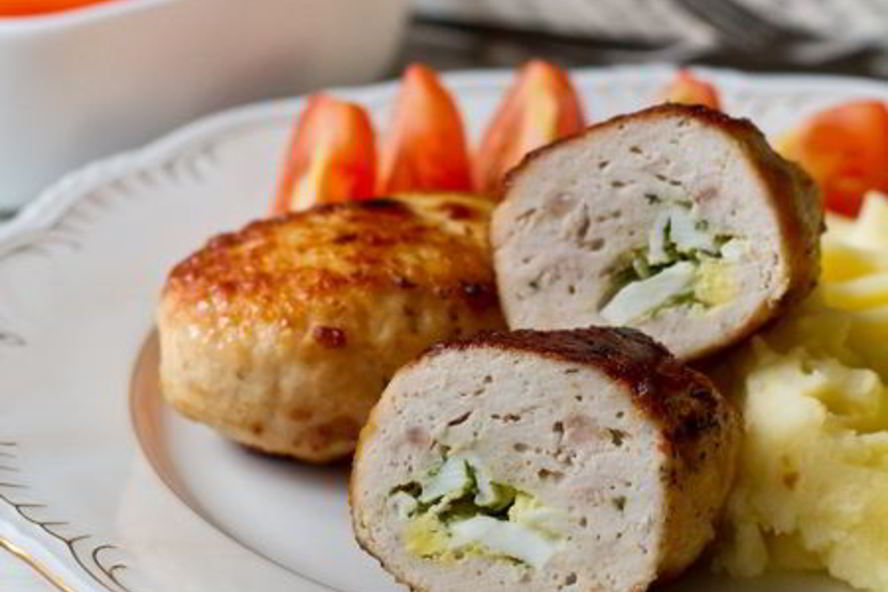 Рецепт куриных зраз с яйцома