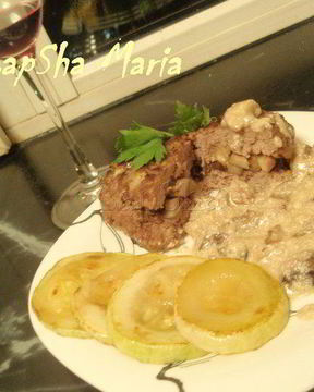 Зразы с лесными грибами под соусом