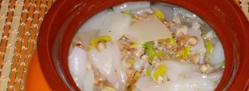 гречка с кальмарами и луком-пореем в горшочке. Шаг 7