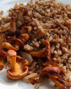 Гречка с лисичками